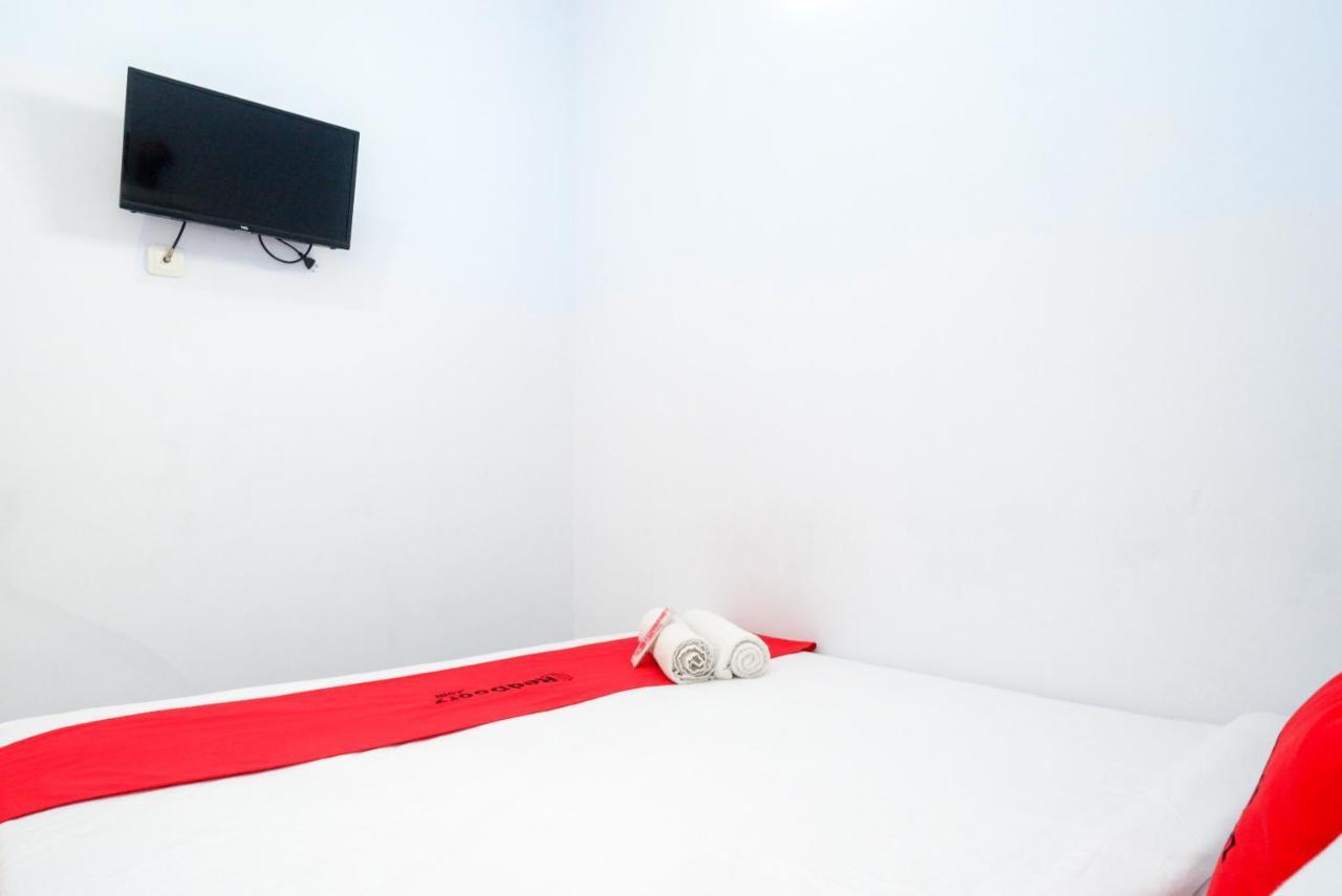 Reddoorz Near Kawasan Bandara Ahmad Yani Hotel 2*