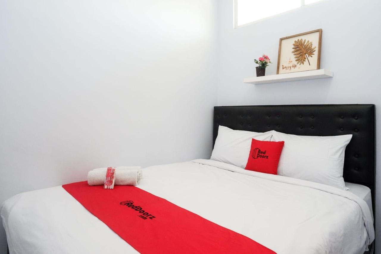 Hotel Reddoorz Near Kawasan Bandara Ahmad Yani Semarang