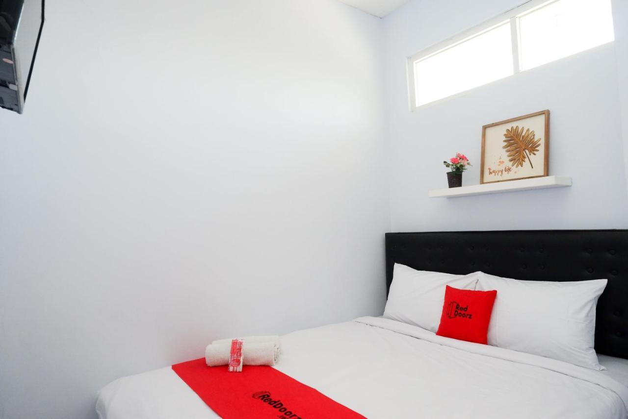 Hotel Reddoorz Near Kawasan Bandara Ahmad Yani Semarang