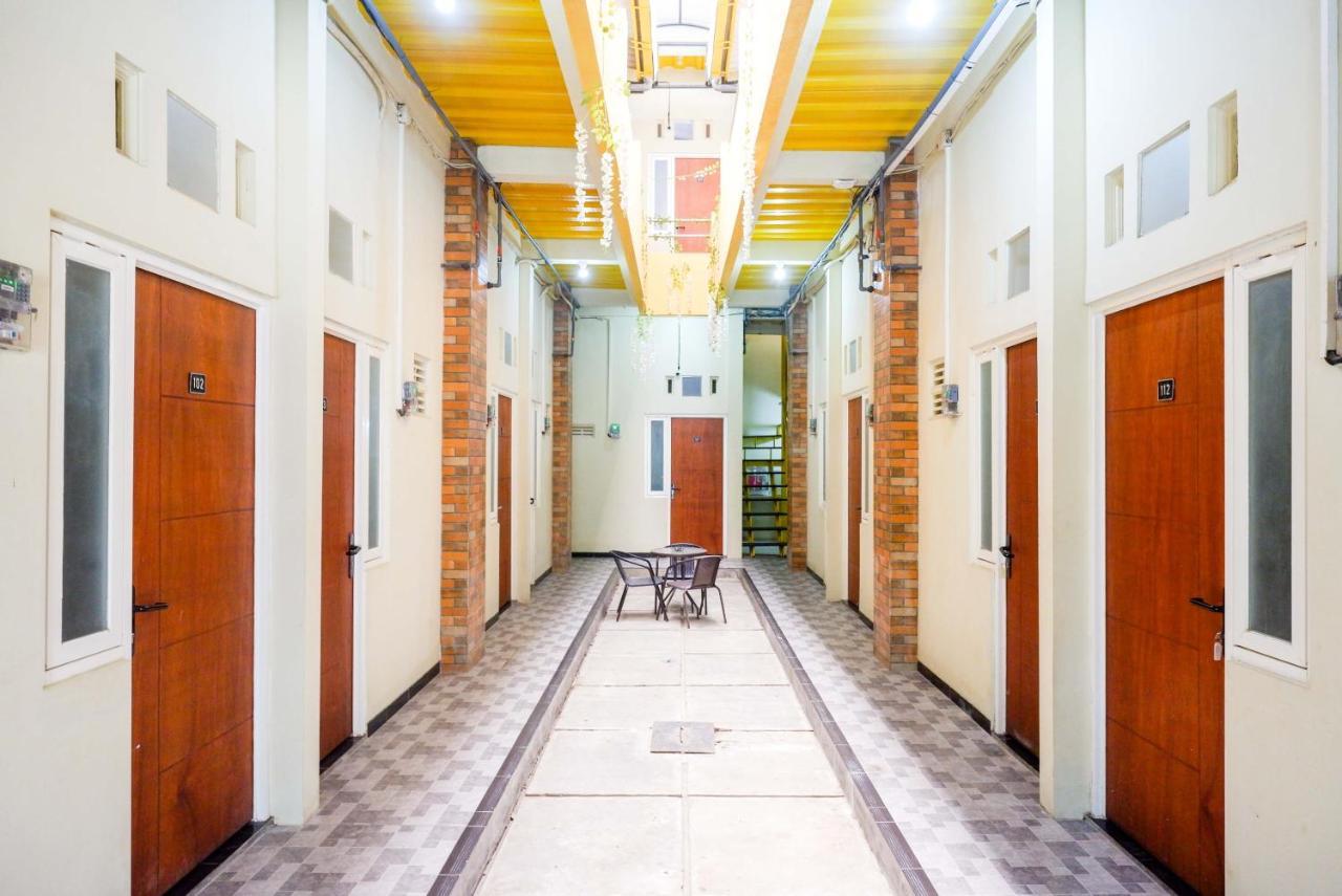 Reddoorz Near Kawasan Bandara Ahmad Yani Hotel
